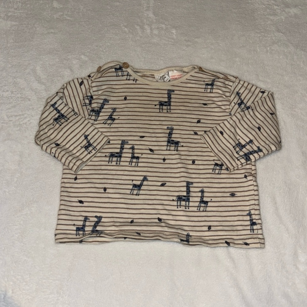 Zara tan giraffe print shirt 6-9 month 🦒